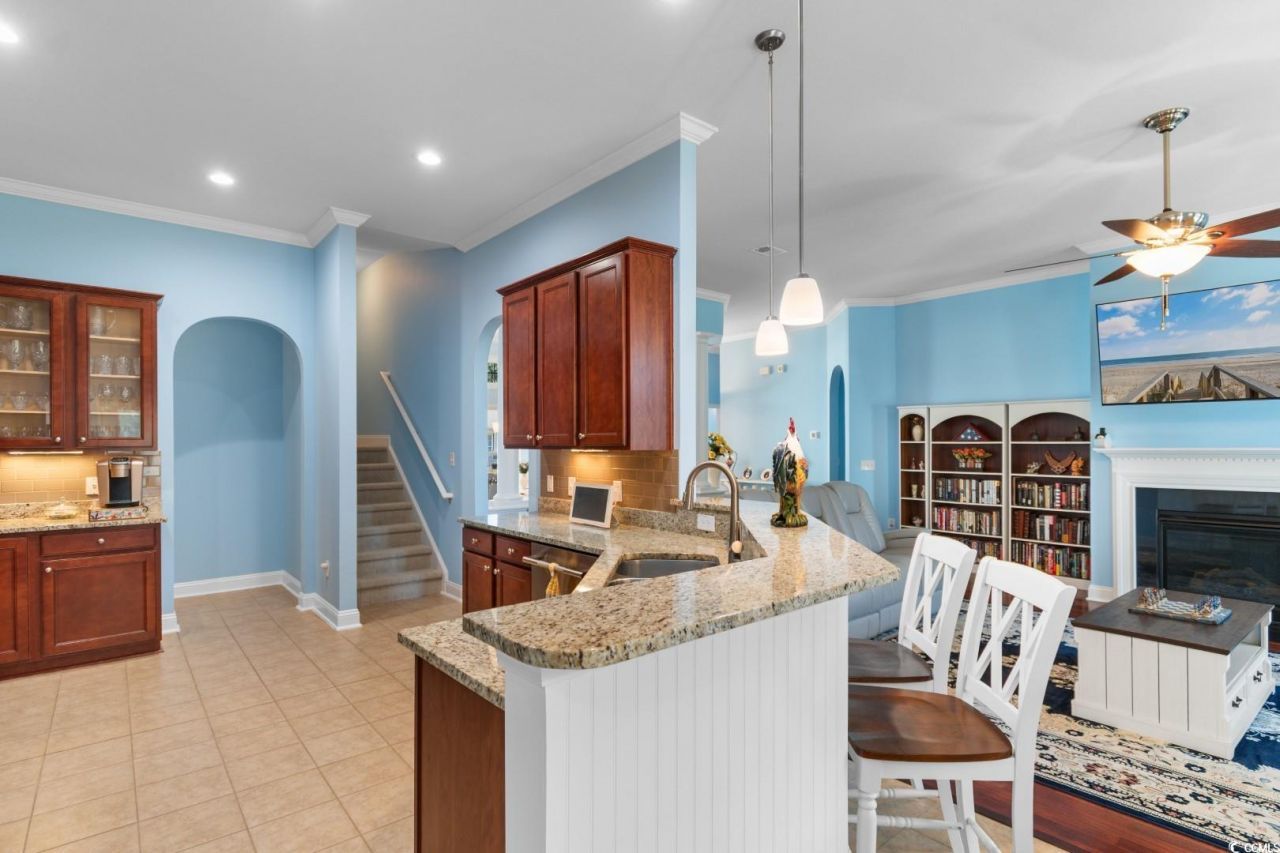 4311 Grovecrest Circle Photo 7