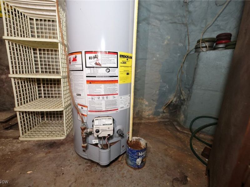 152 Pennsylvania Avenue, Chester, WV 26034 Photo 21