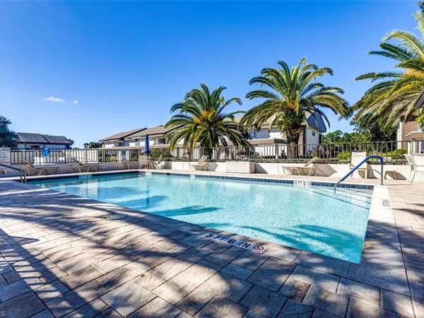 5710 Trailwinds DR, Unit 525, FORT MYERS, FL 33907