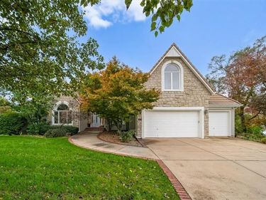 3124 SW Pergola View, Lee's Summit, MO 64081