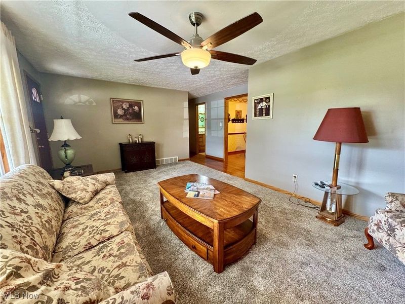 1037 Canyon Street NE, Uniontown, OH 44685 Photo 3