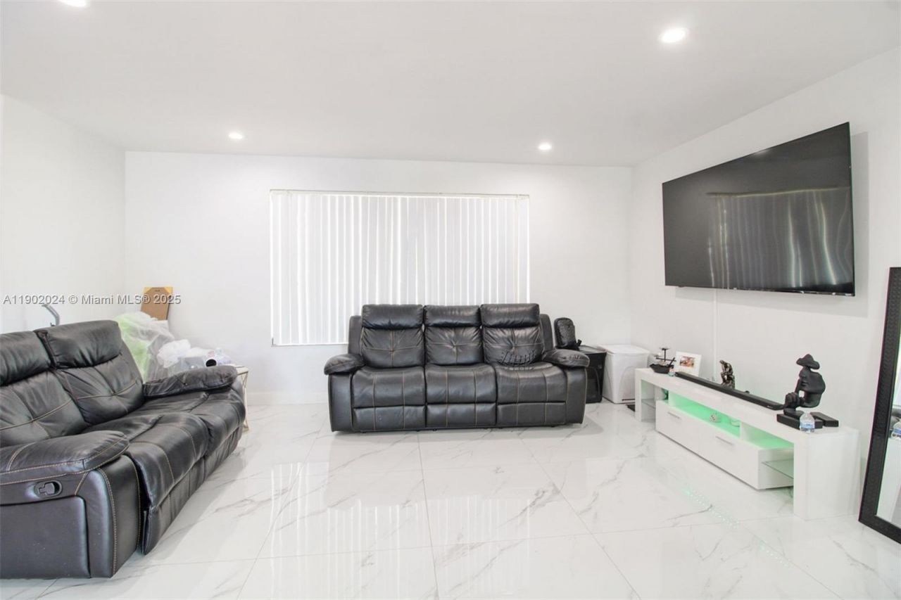 11120 SW 176 St, Miami, FL 33157 Photo