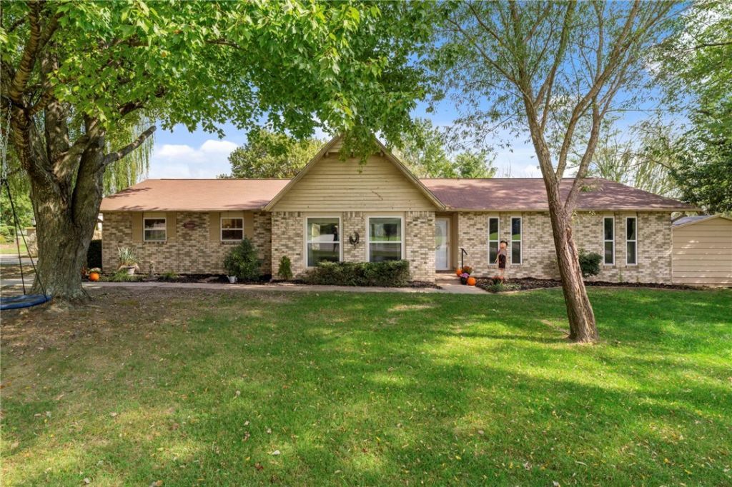 3423 W Roma Drive, Springdale, AR 72762 Main Photo