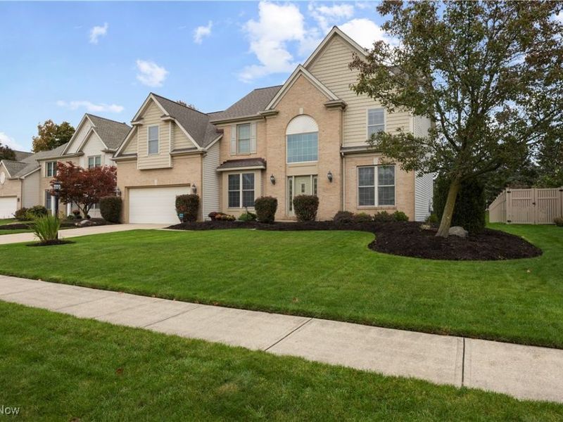 15379 Old Oak Drive, Strongsville, OH 44149 Photo 2