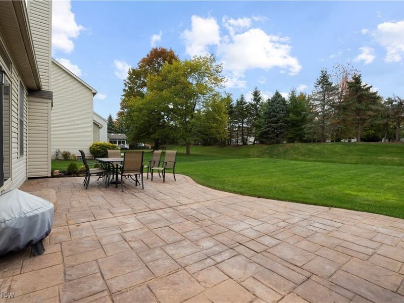 15379 Old Oak Drive, Strongsville, OH 44149 Photo 6