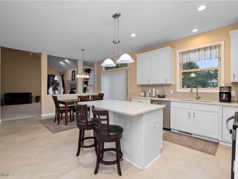 15379 Old Oak Drive, Strongsville, OH 44149 Photo 9