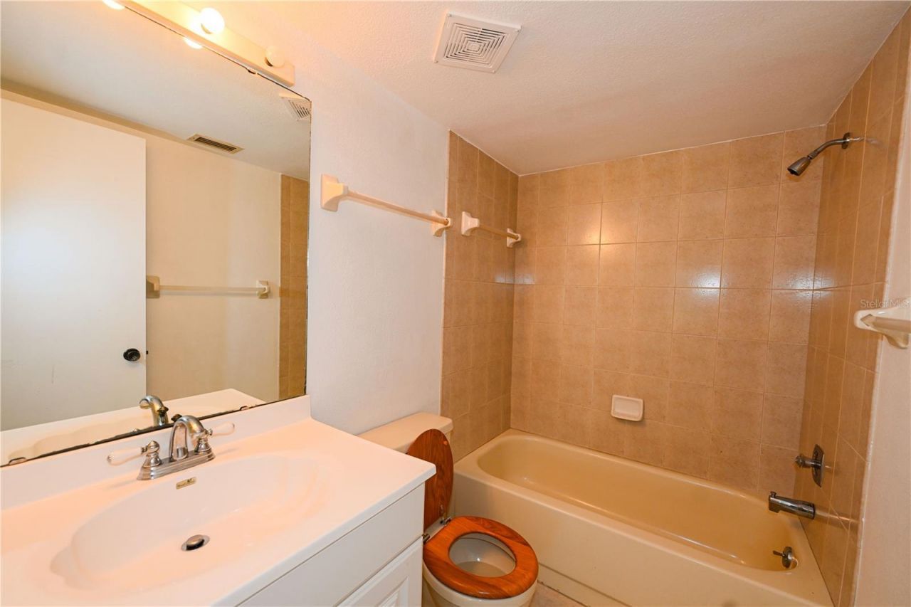4625 Longwater Chase, Unit 113, Sarasota, FL 34235 Photo
