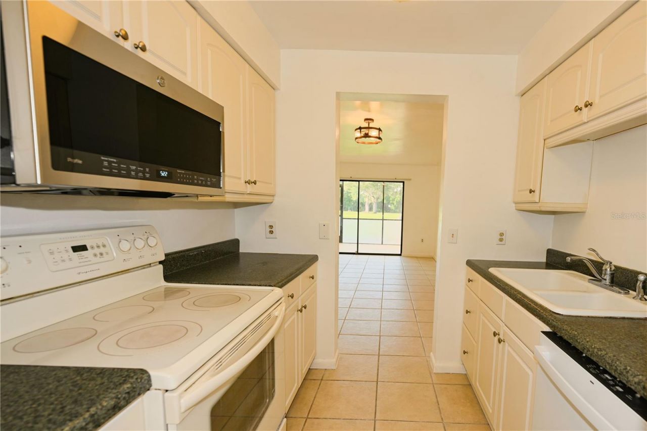 4625 Longwater Chase, Unit 113, Sarasota, FL 34235 Photo