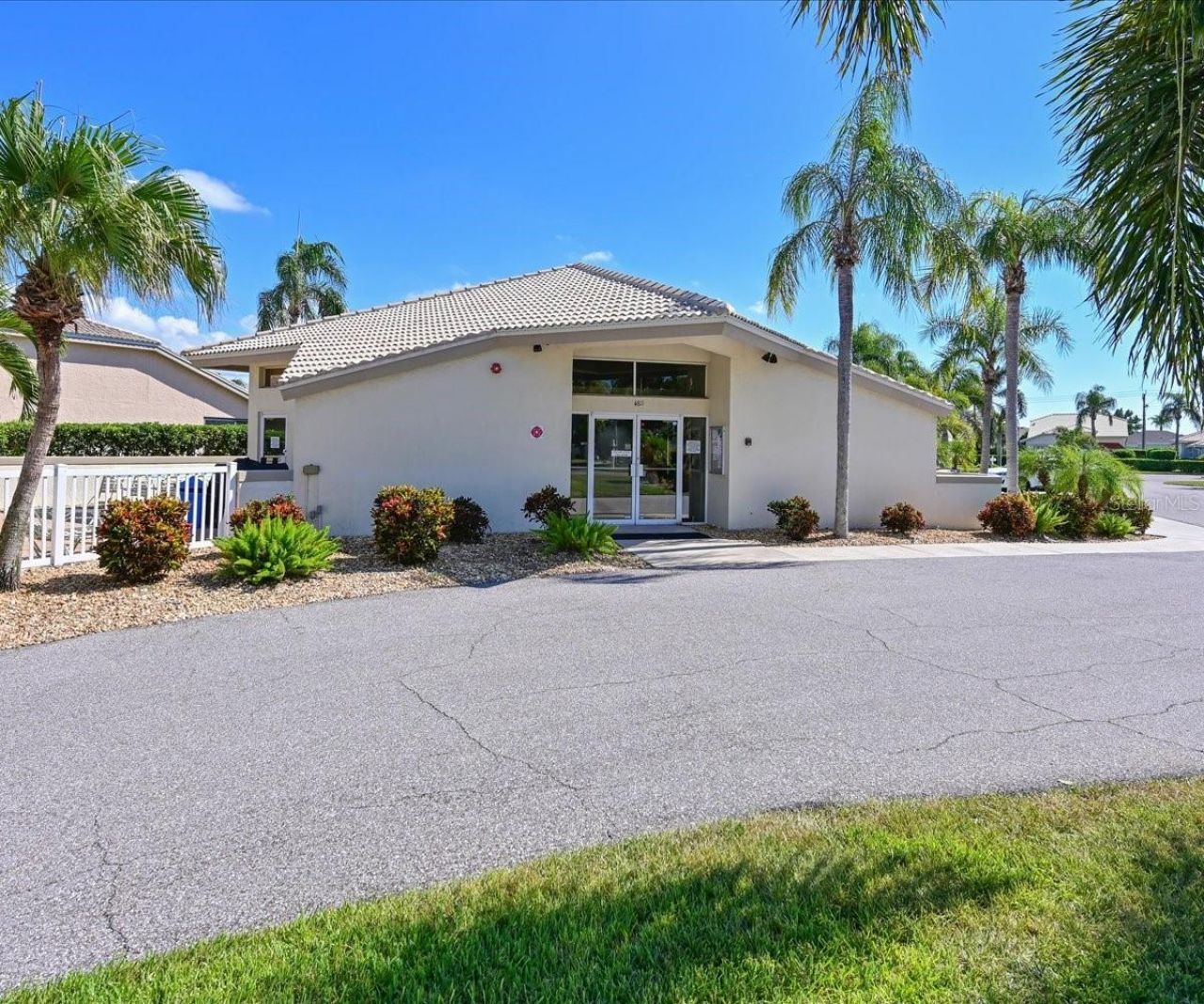 4817 Montrose Drive, Bradenton, FL 34210 Photo