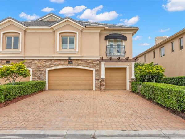 657 SAXONY BOULEVARD, ST PETERSBURG, FL 33716