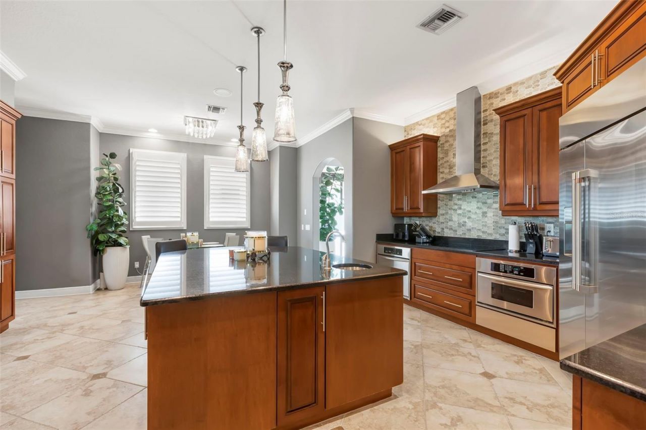 657 Saxony Boulevard, Saint Petersburg, FL 33716 Photo