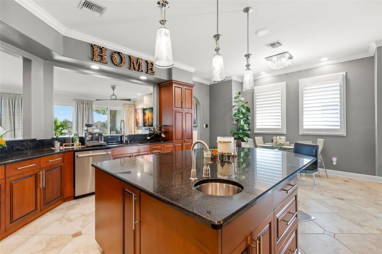 657 Saxony Boulevard, Saint Petersburg, FL 33716 Photo