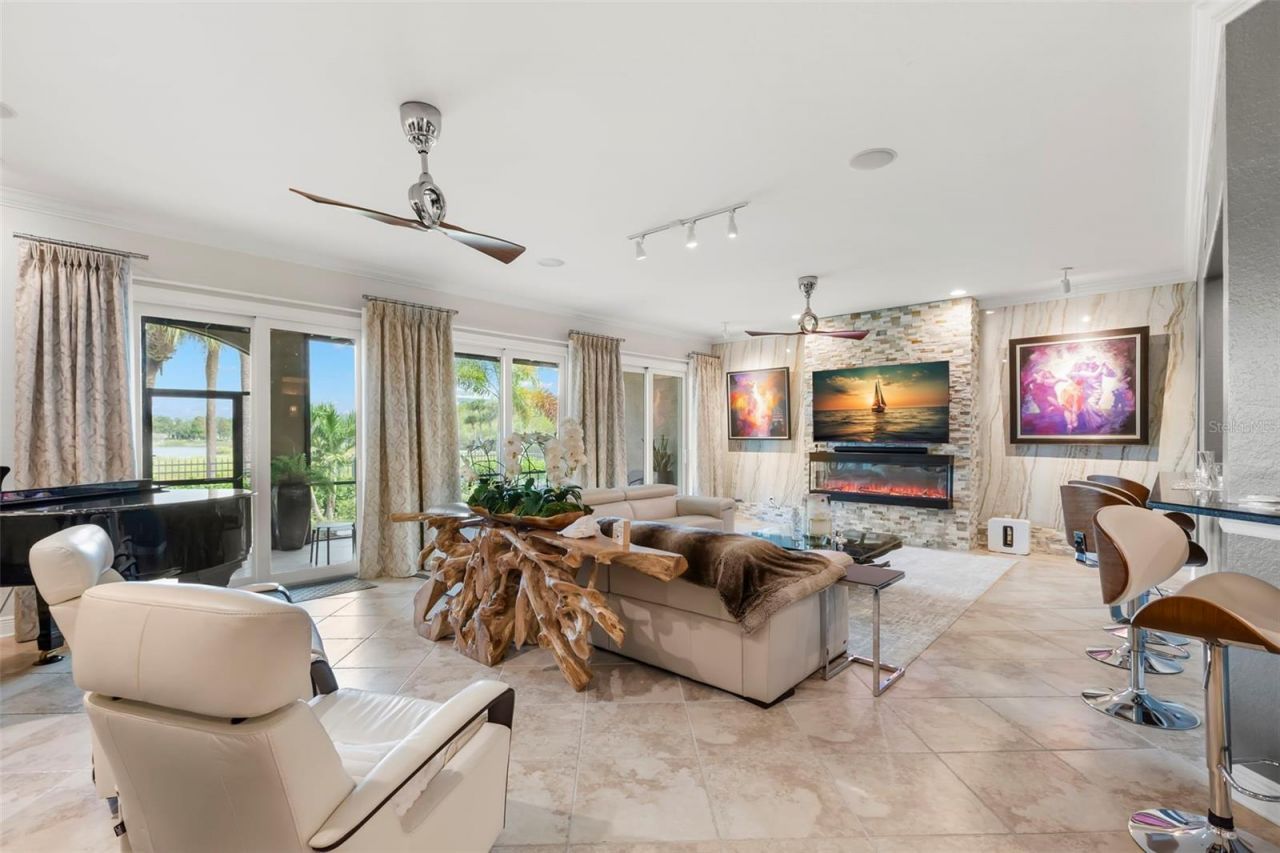 657 Saxony Boulevard, Saint Petersburg, FL 33716 Photo