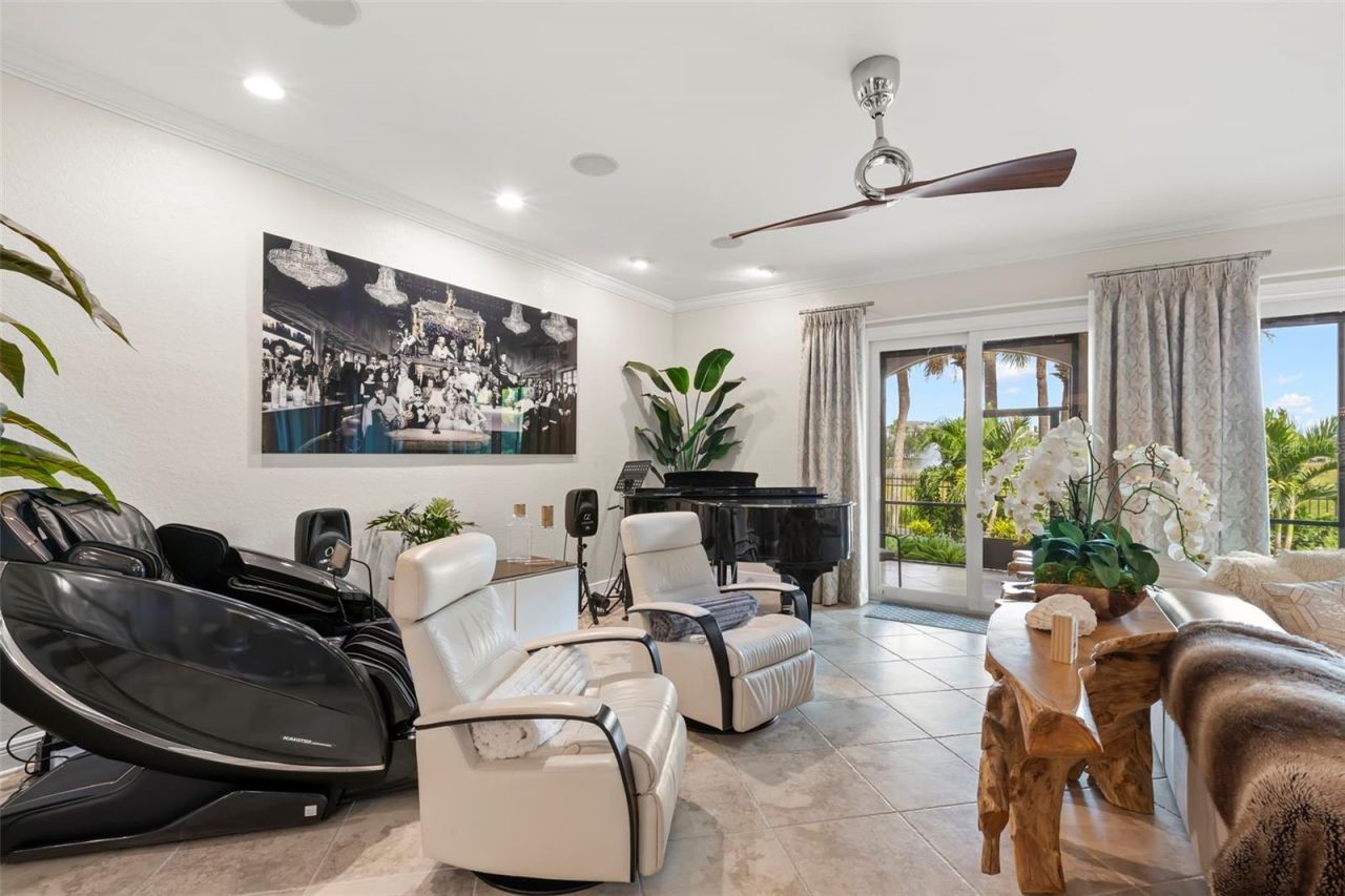 657 Saxony Boulevard, Saint Petersburg, FL 33716 Photo