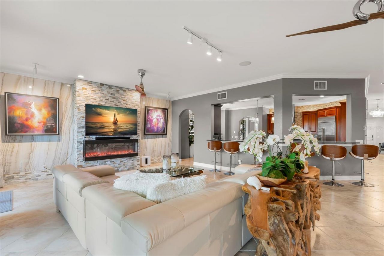 657 Saxony Boulevard, Saint Petersburg, FL 33716 Photo