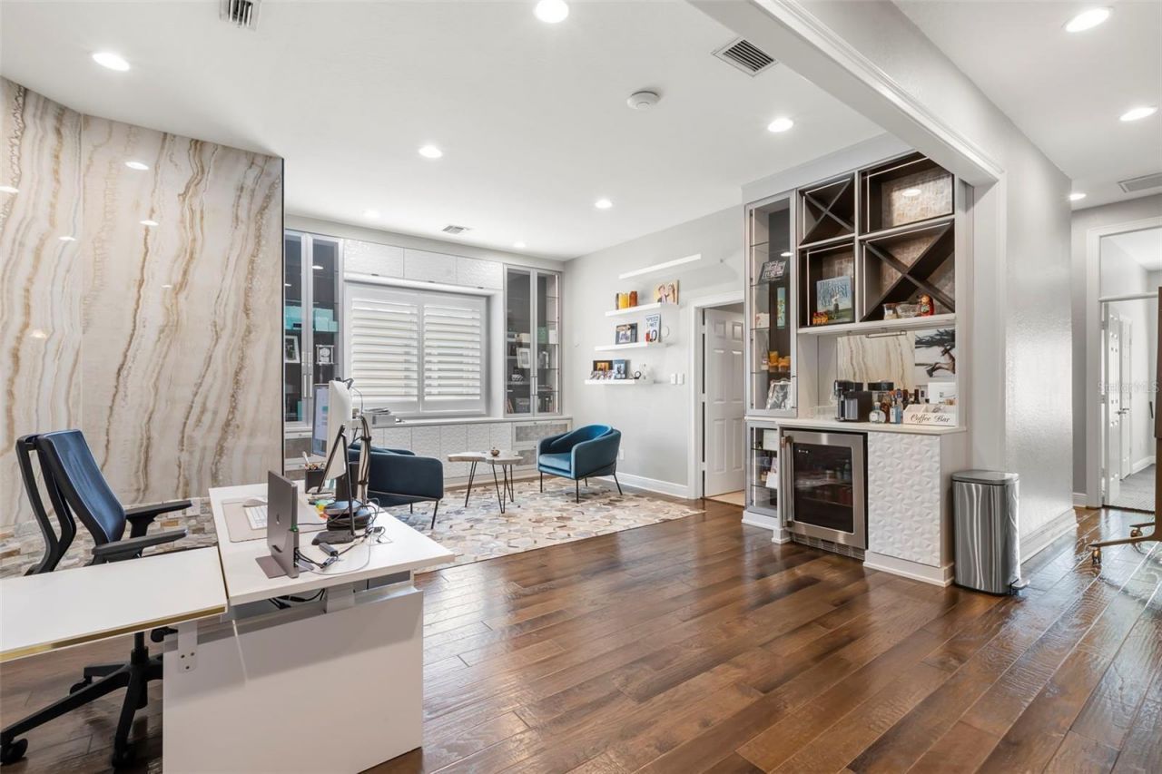 657 Saxony Boulevard, Saint Petersburg, FL 33716 Photo