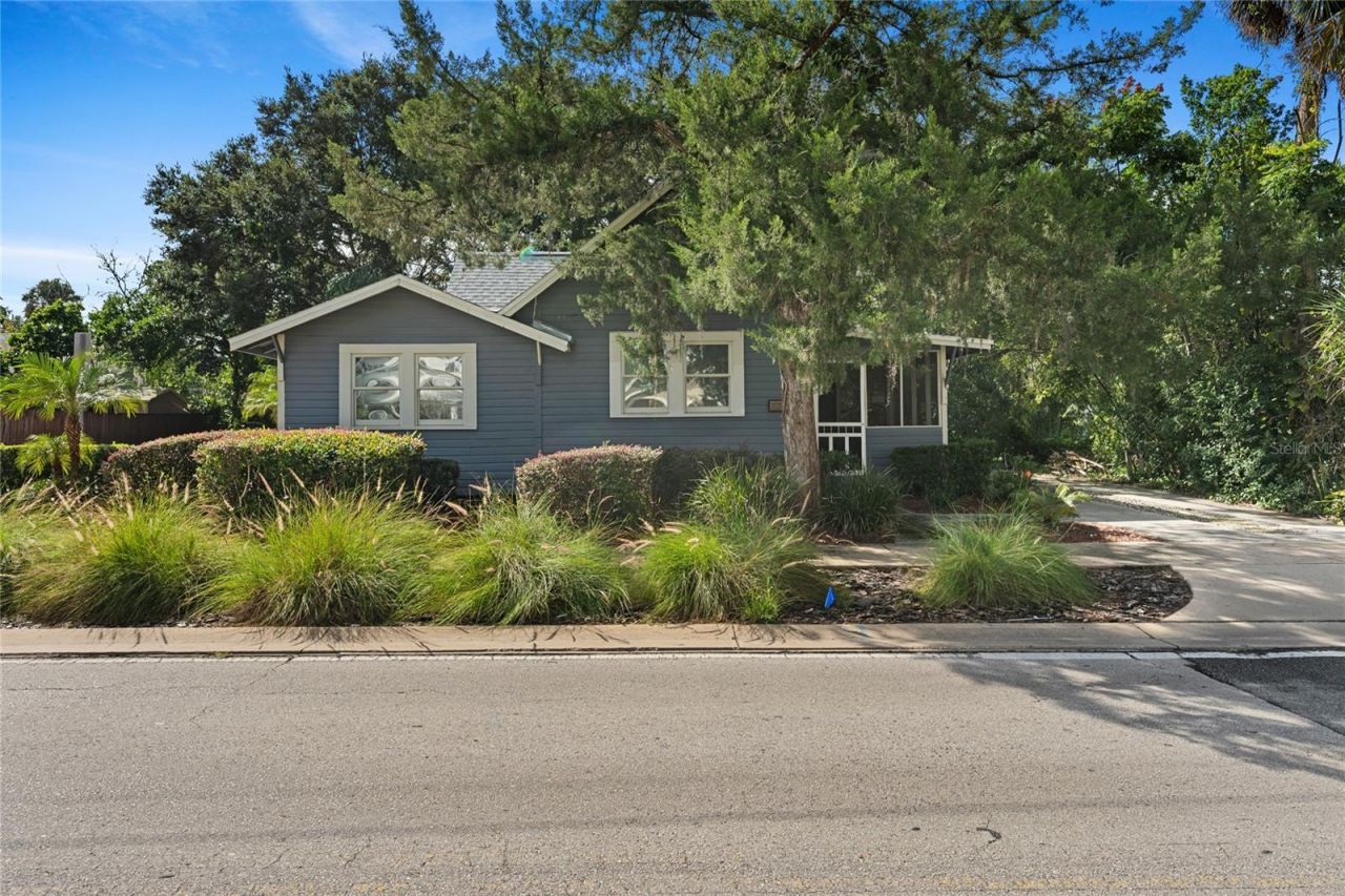 272 W Warren Avenue, Longwood, FL 32750 Main Photo