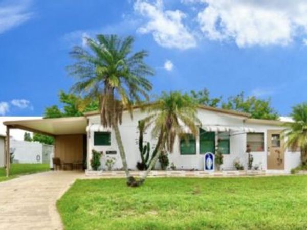 6226 S Joshua Lane, Lake Worth, FL 33462