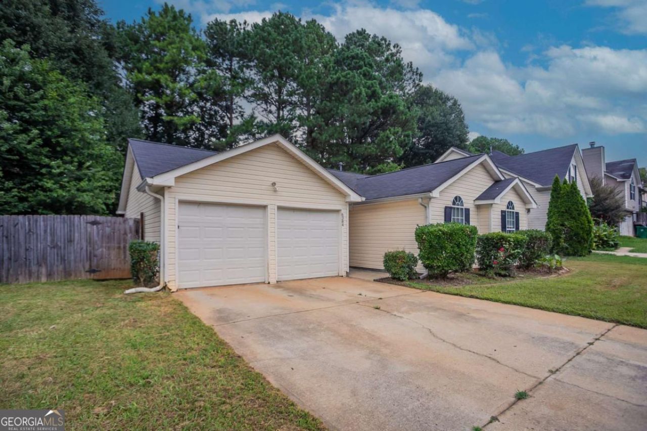 6384 Stonebridge Creek Lane, Lithonia, GA 30058 Main Photo
