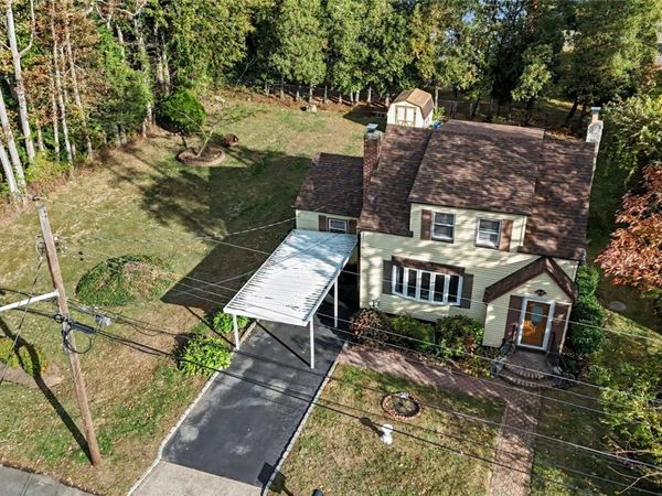 77 Duke Street, Deer Park, NY 11729