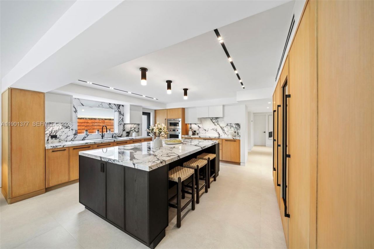 1815 Fairhaven Pl, Miami, FL 33133 Photo