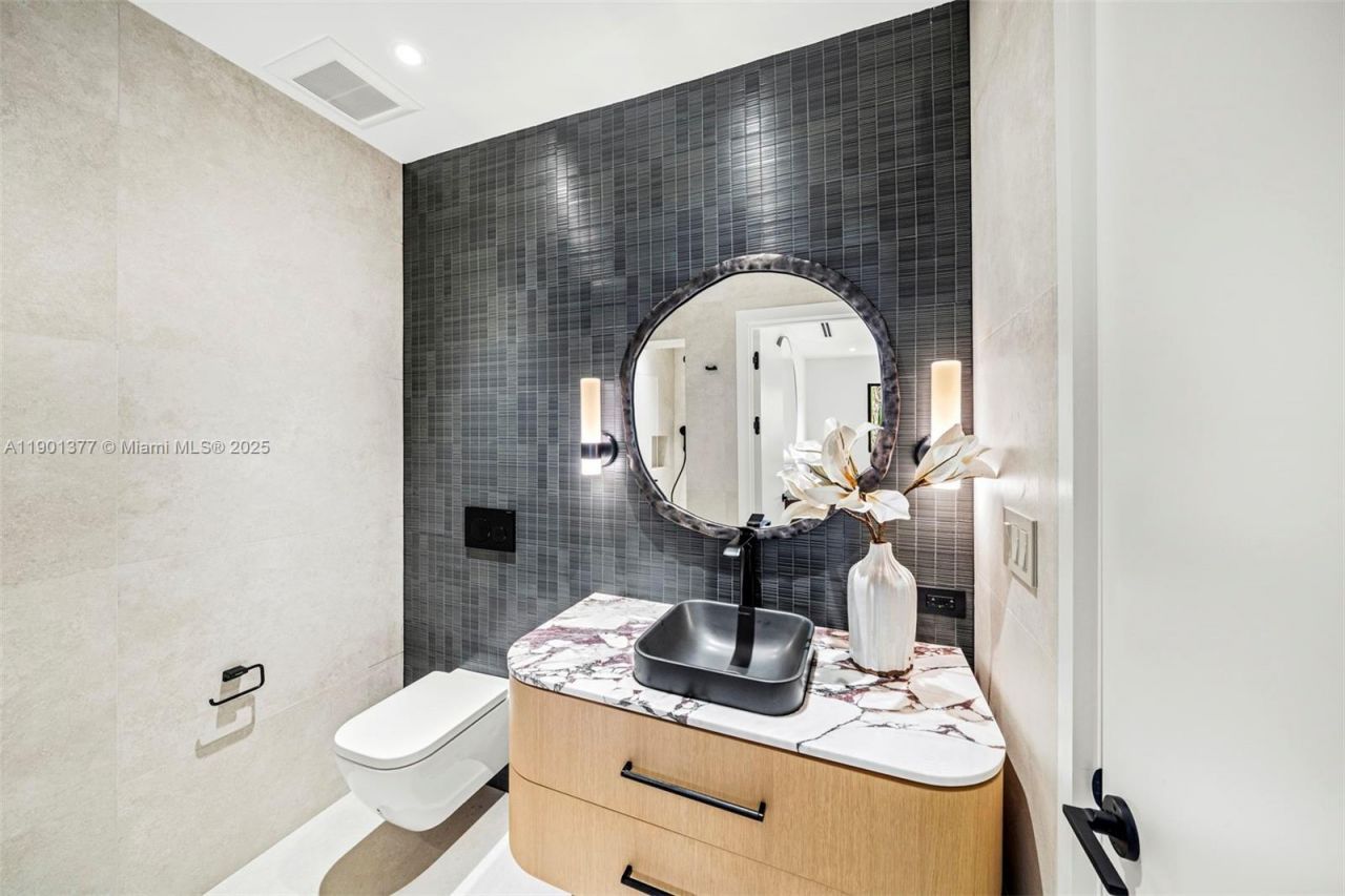 1815 Fairhaven Pl, Miami, FL 33133 Photo