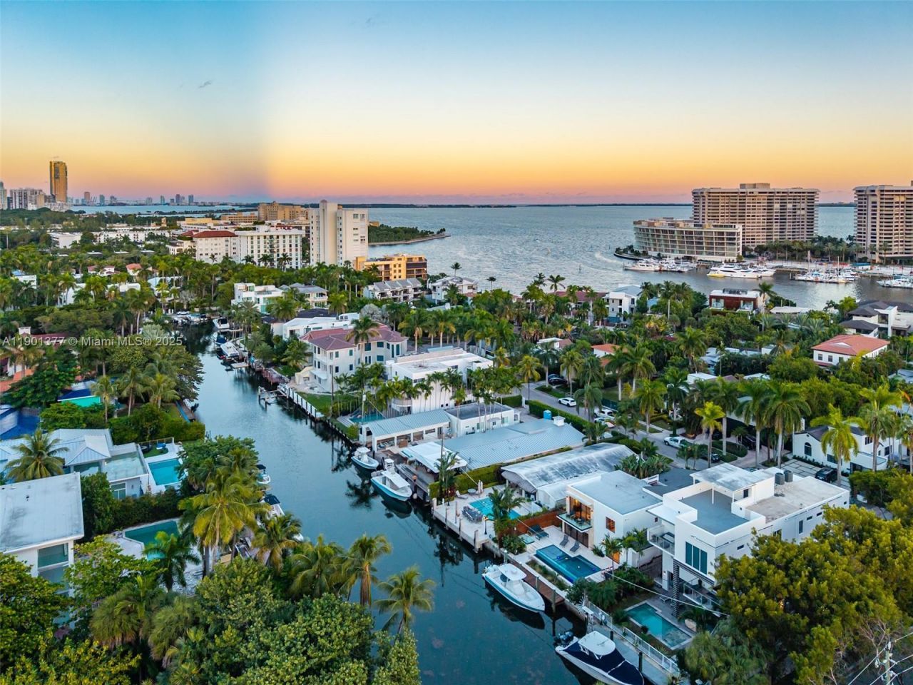 1815 Fairhaven Pl, Miami, FL 33133 Photo