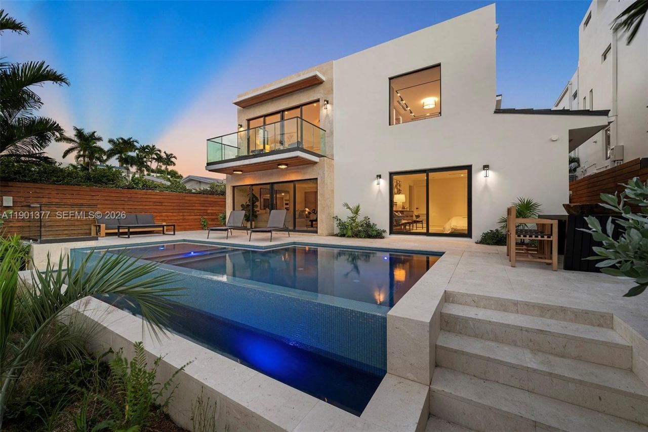 1815 Fairhaven Pl, Miami, FL 33133 Photo