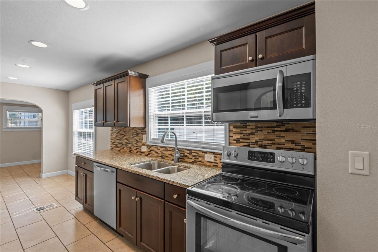 222 25th Street N, Saint Petersburg, FL 33713 Photo