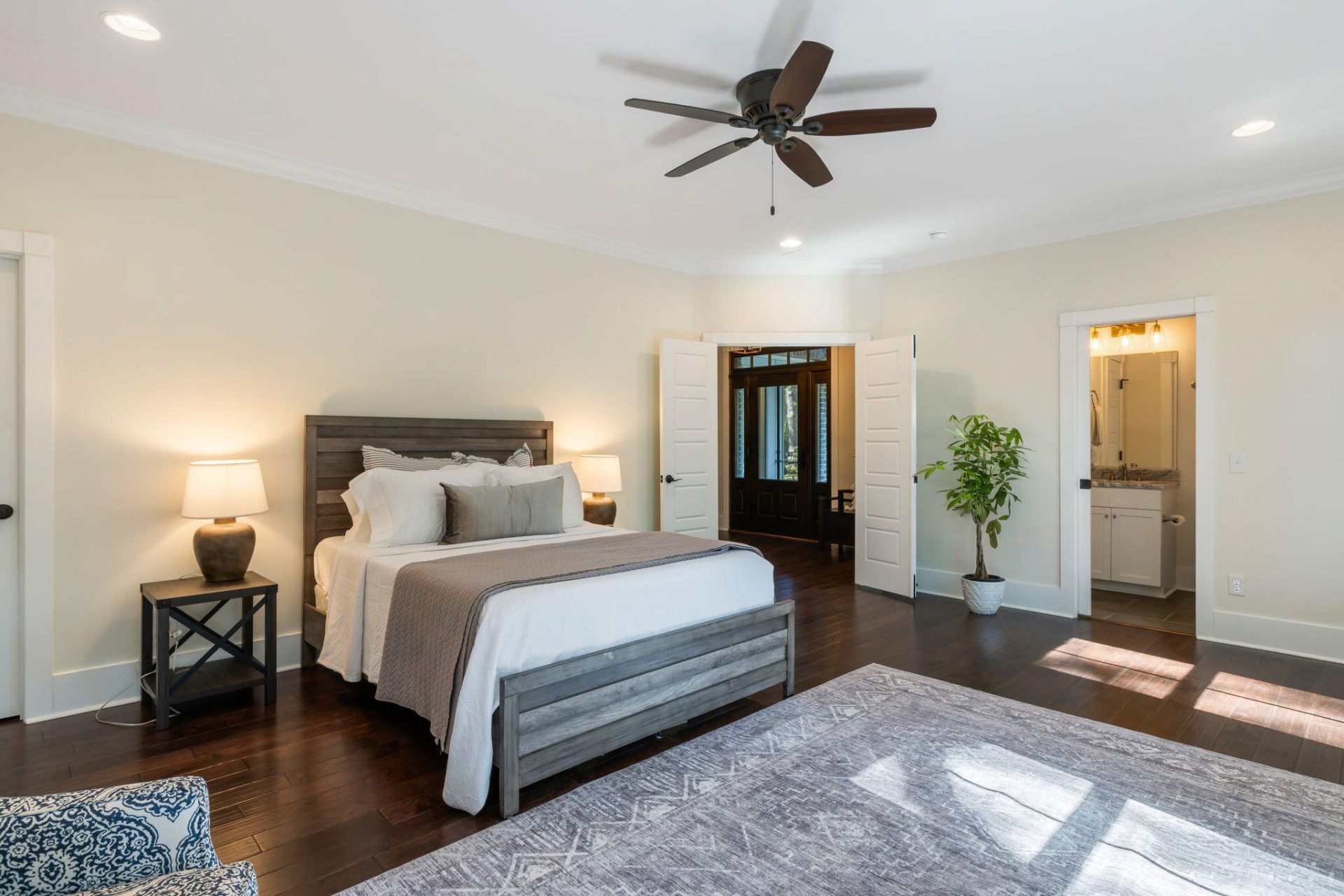 2112 Parkway Drive Photo 10