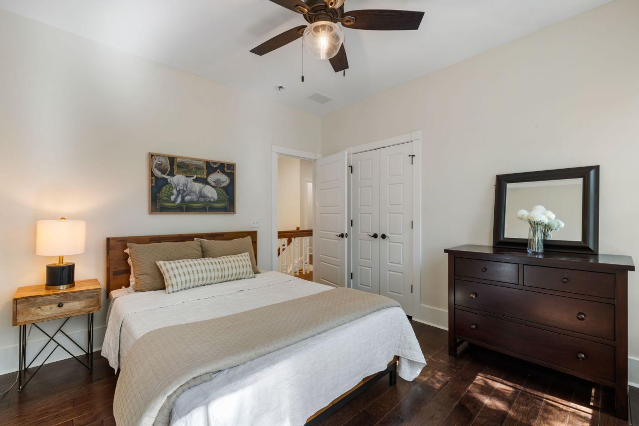 2112 Parkway Drive Photo 33