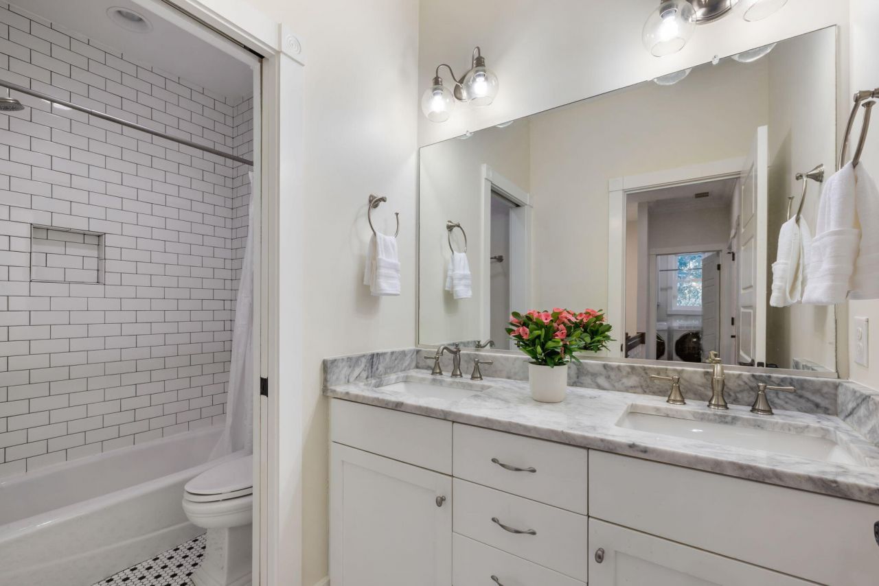 2112 Parkway Drive Photo 35