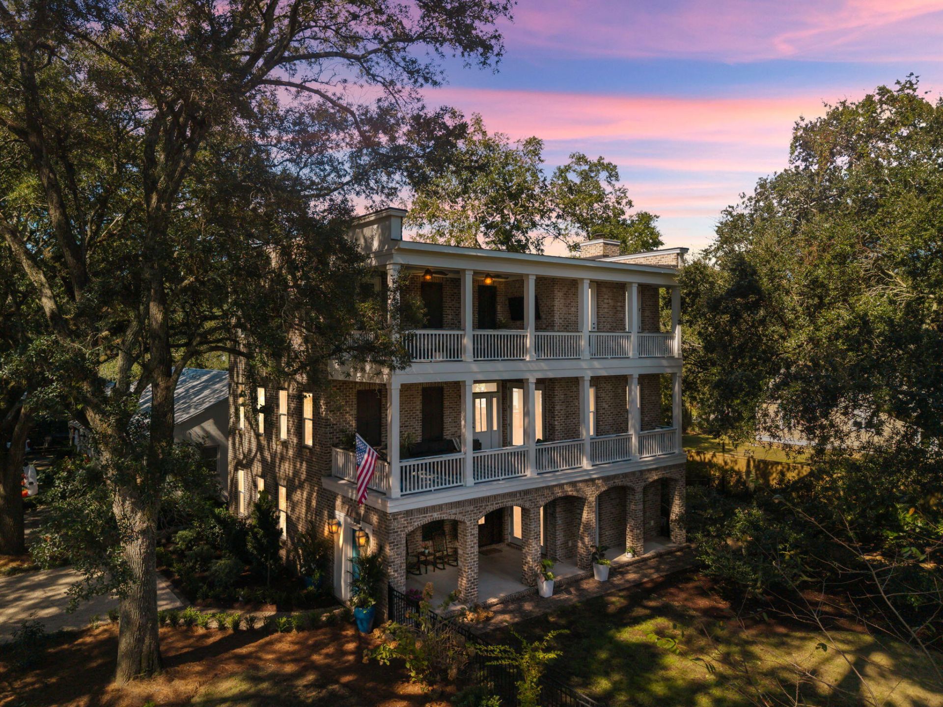 2112 Parkway Drive Photo 5