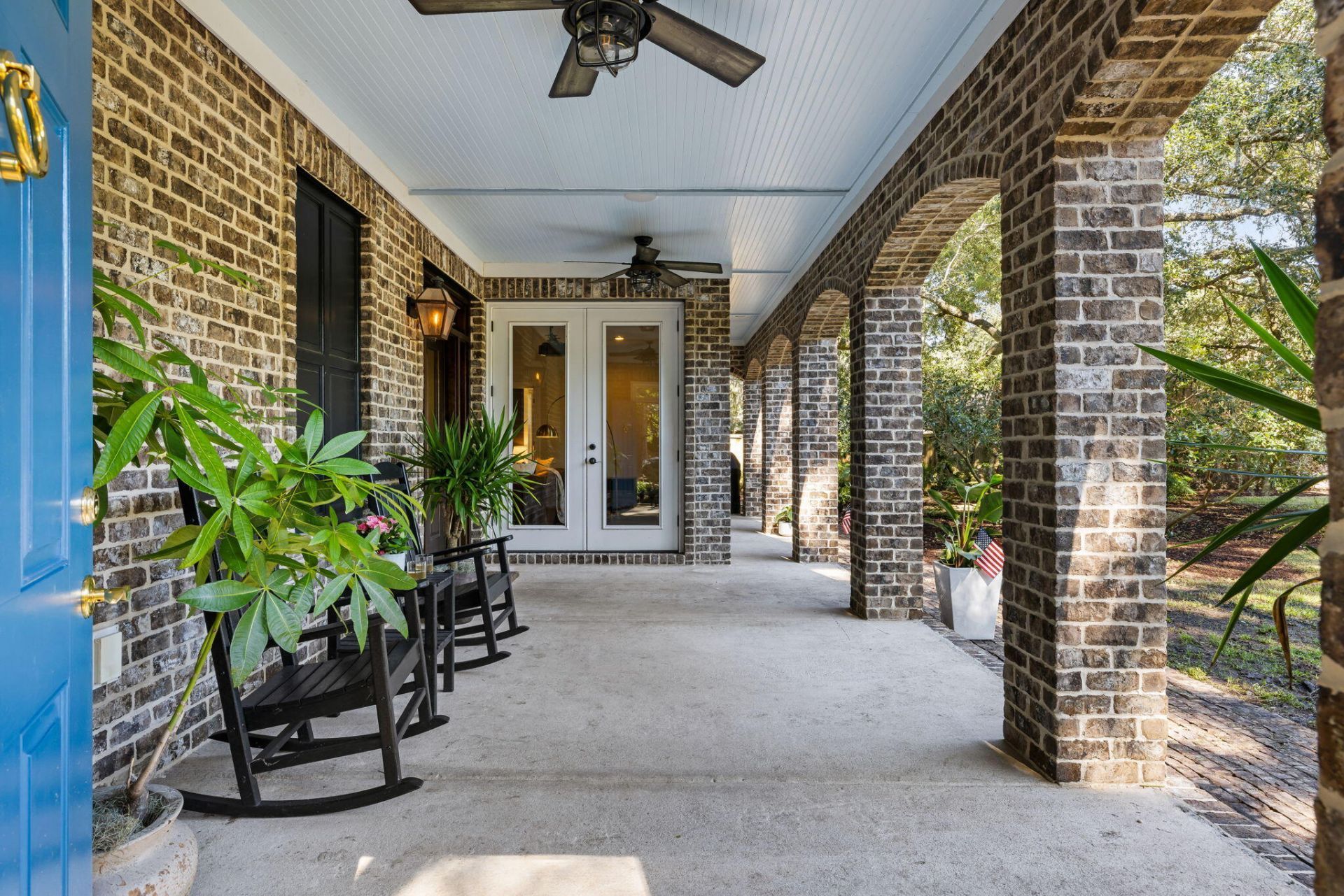 2112 Parkway Drive Photo 6