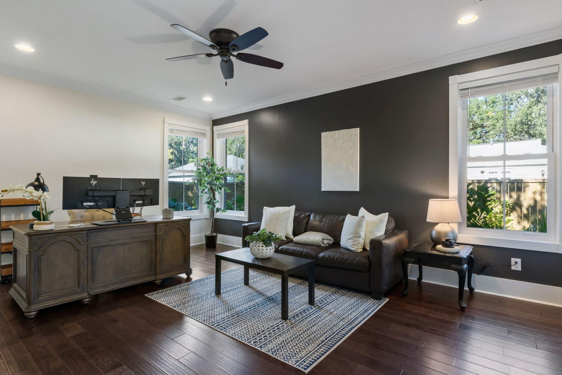 2112 Parkway Drive Photo 9