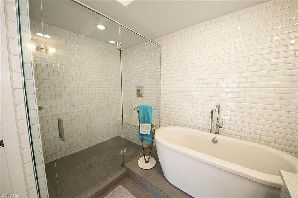 1035 3rd Ave S, Unit 411, Naples, FL 34102 Photo