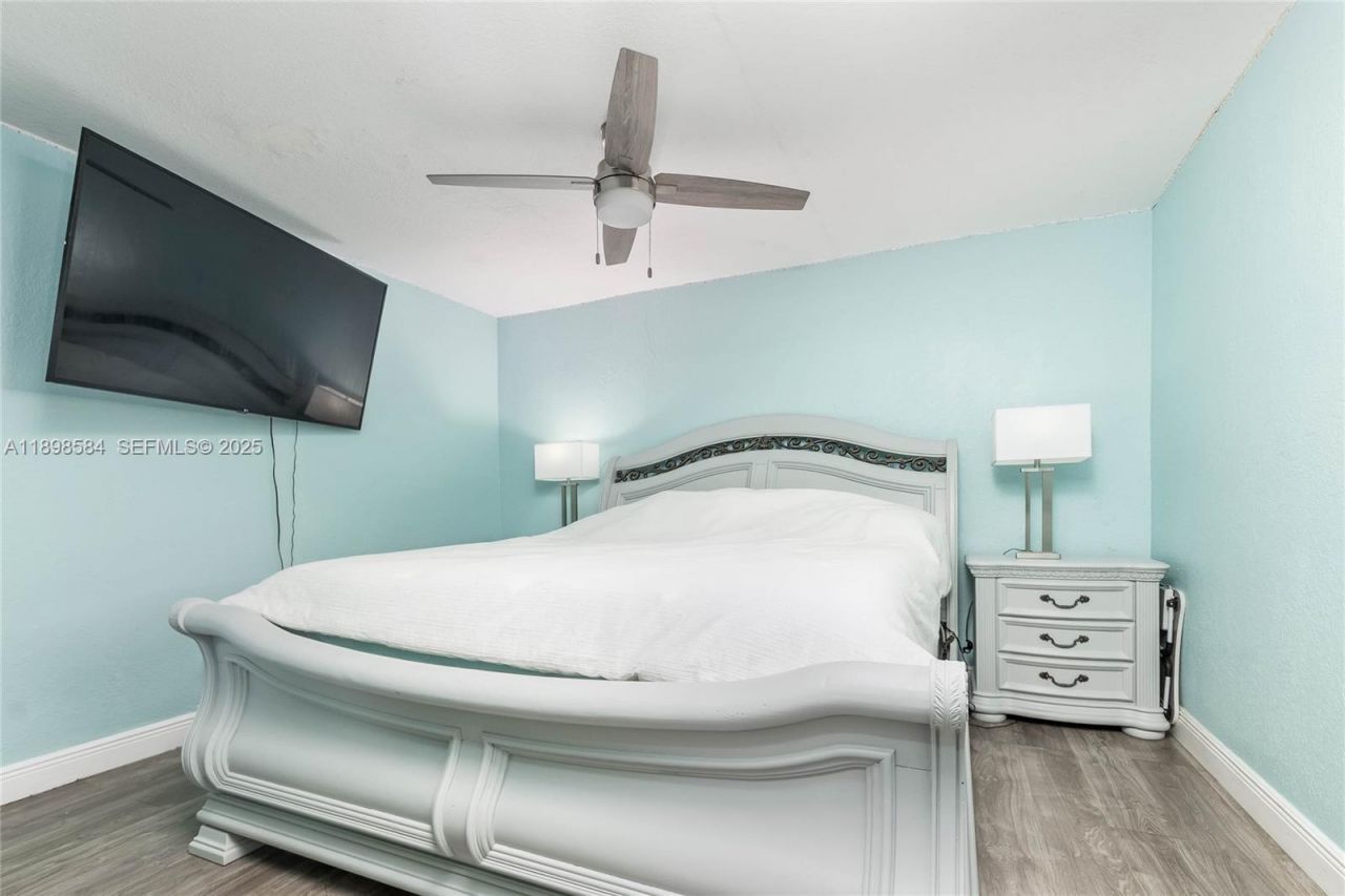 2020 NW 107th St, Miami, FL 33167 Photo