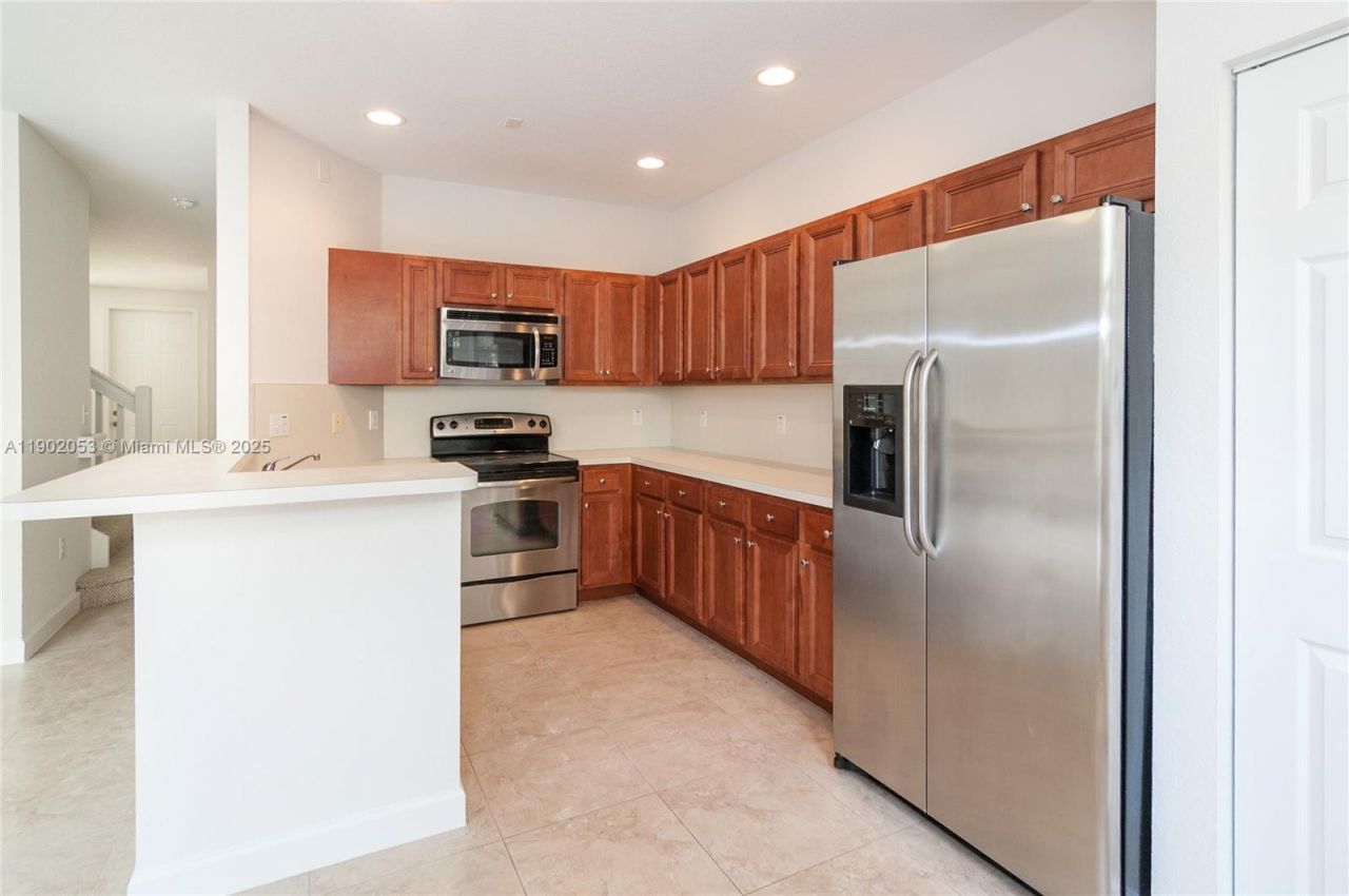 1027 NE 207th St, Unit 1027, Miami, FL 33179 Photo