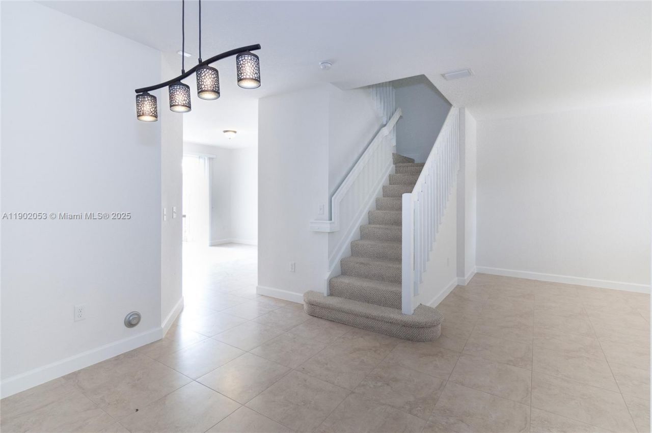 1027 NE 207th St, Unit 1027, Miami, FL 33179 Photo