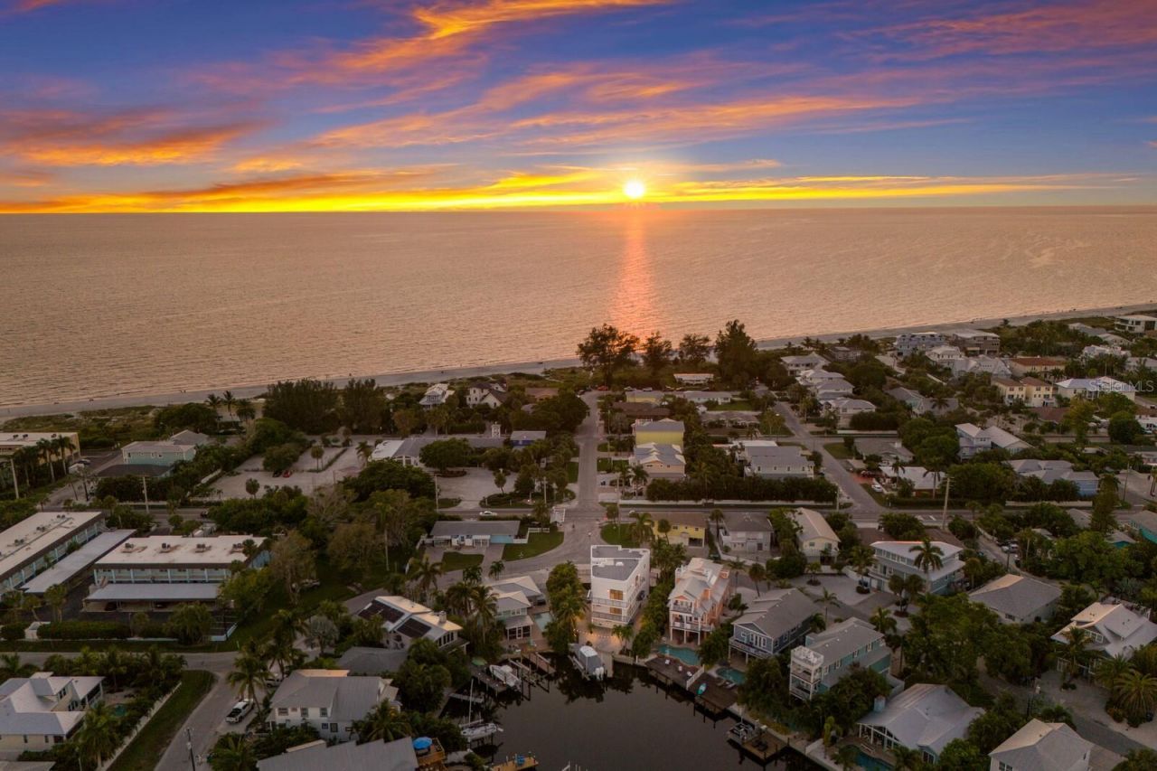 201 N Harbor Drive, Holmes Beach, FL 34217 Photo