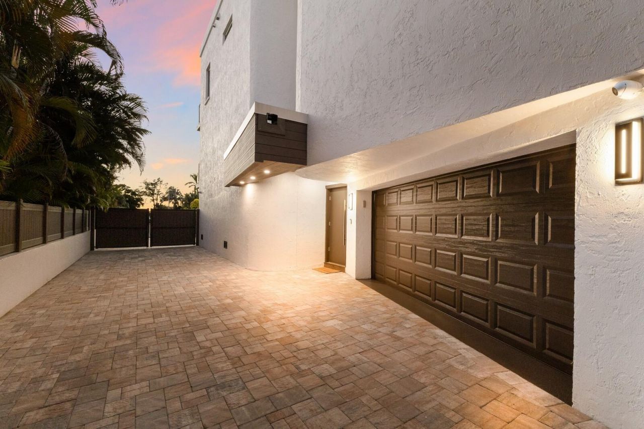 201 N Harbor Drive, Holmes Beach, FL 34217 Photo