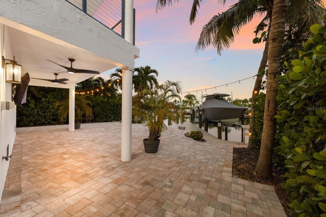 201 N Harbor Drive, Holmes Beach, FL 34217 Photo