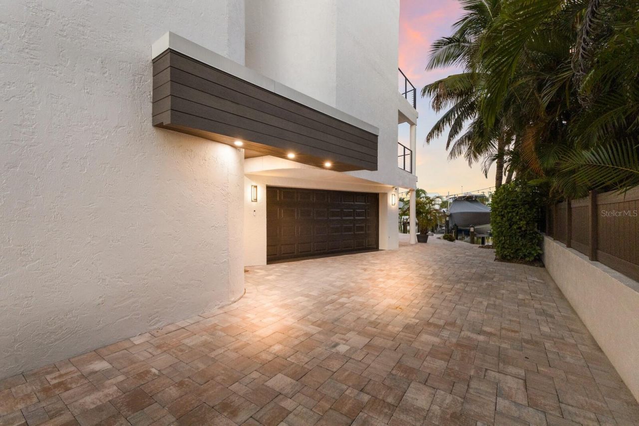 201 N Harbor Drive, Holmes Beach, FL 34217 Photo