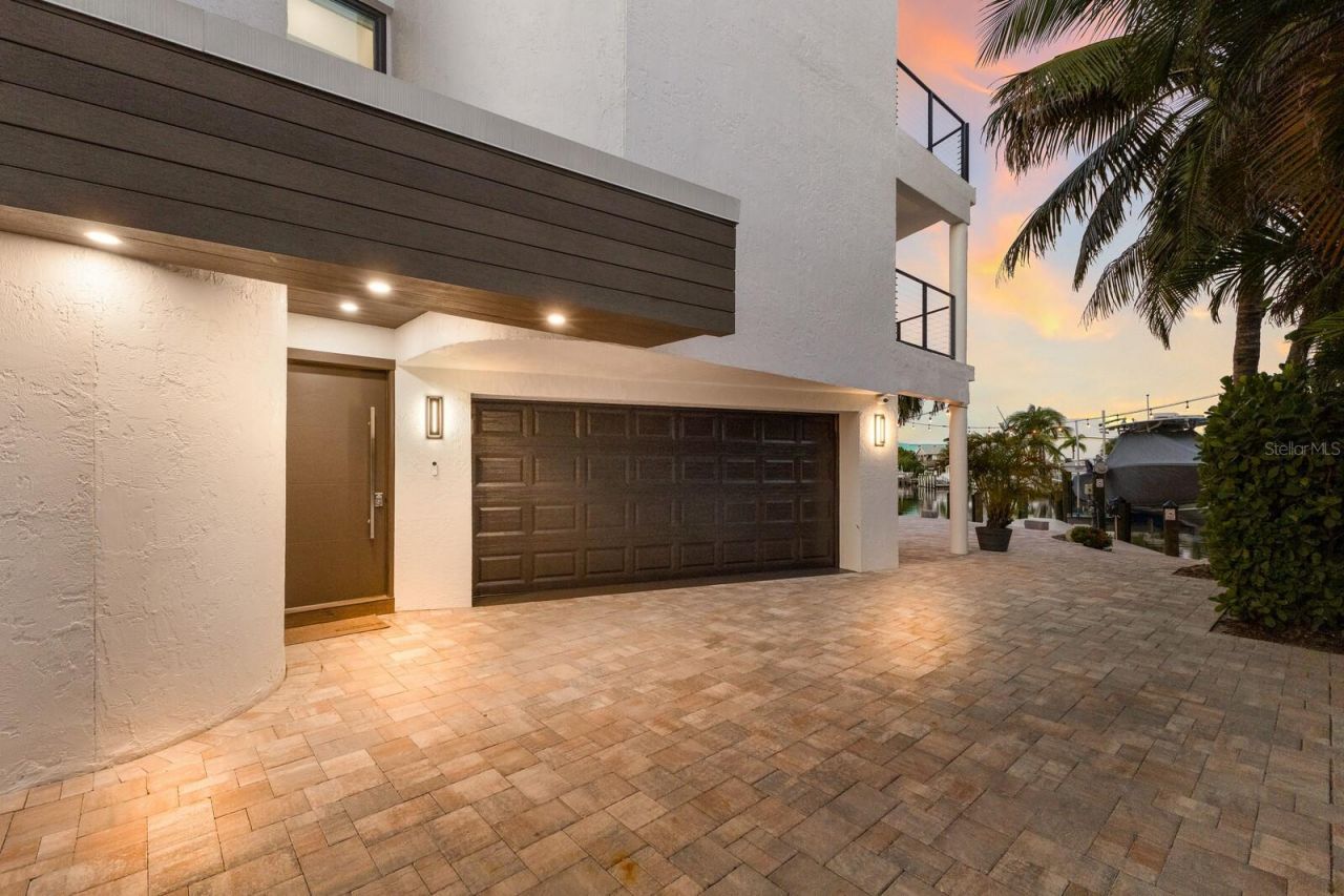 201 N Harbor Drive, Holmes Beach, FL 34217 Photo