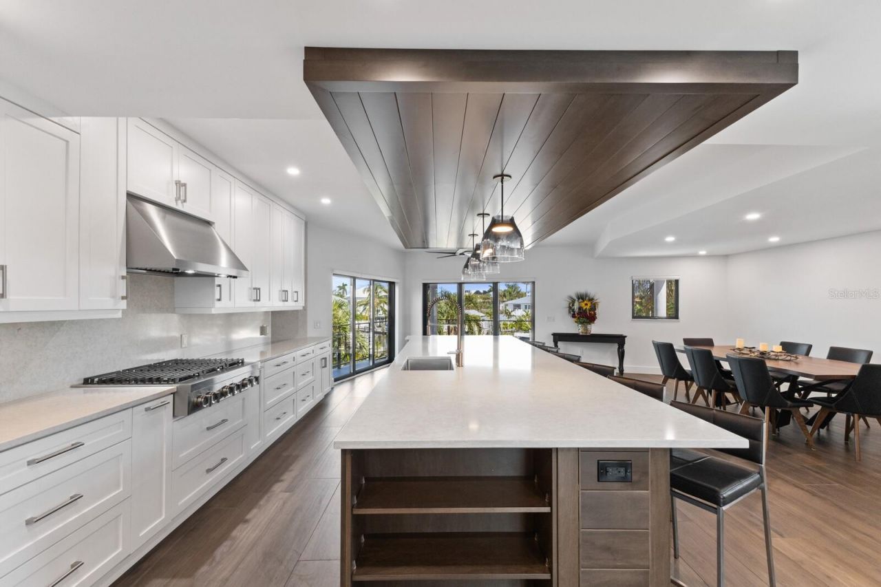 201 N Harbor Drive, Holmes Beach, FL 34217 Photo