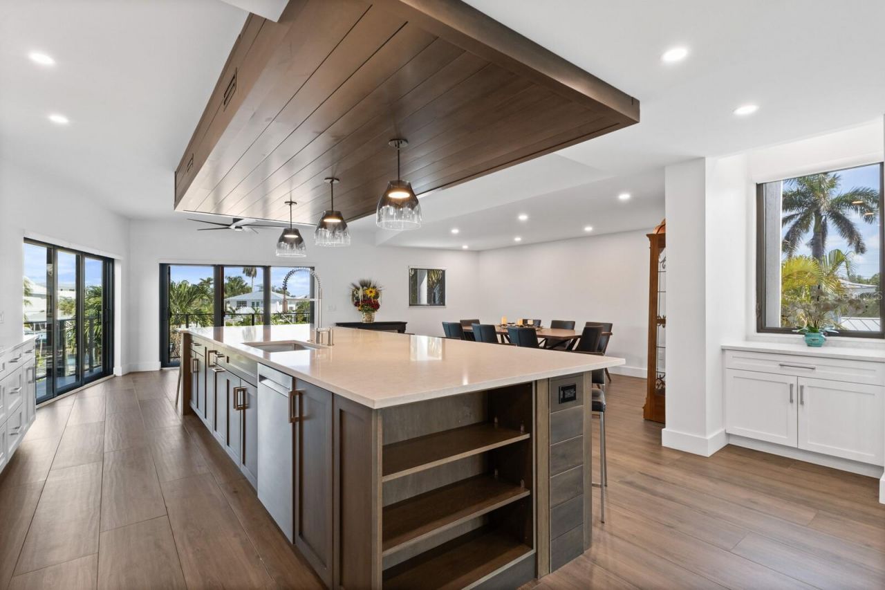 201 N Harbor Drive, Holmes Beach, FL 34217 Photo