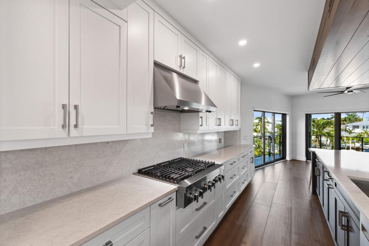 201 N Harbor Drive, Holmes Beach, FL 34217 Photo