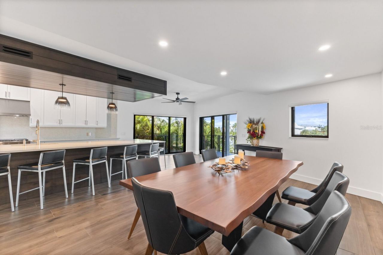 201 N Harbor Drive, Holmes Beach, FL 34217 Photo