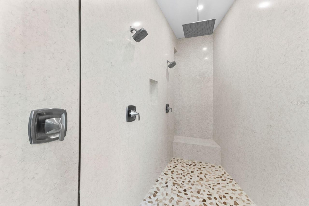 201 N Harbor Drive, Holmes Beach, FL 34217 Photo