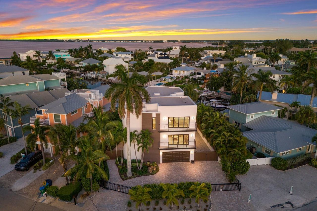 201 N Harbor Drive, Holmes Beach, FL 34217 Photo